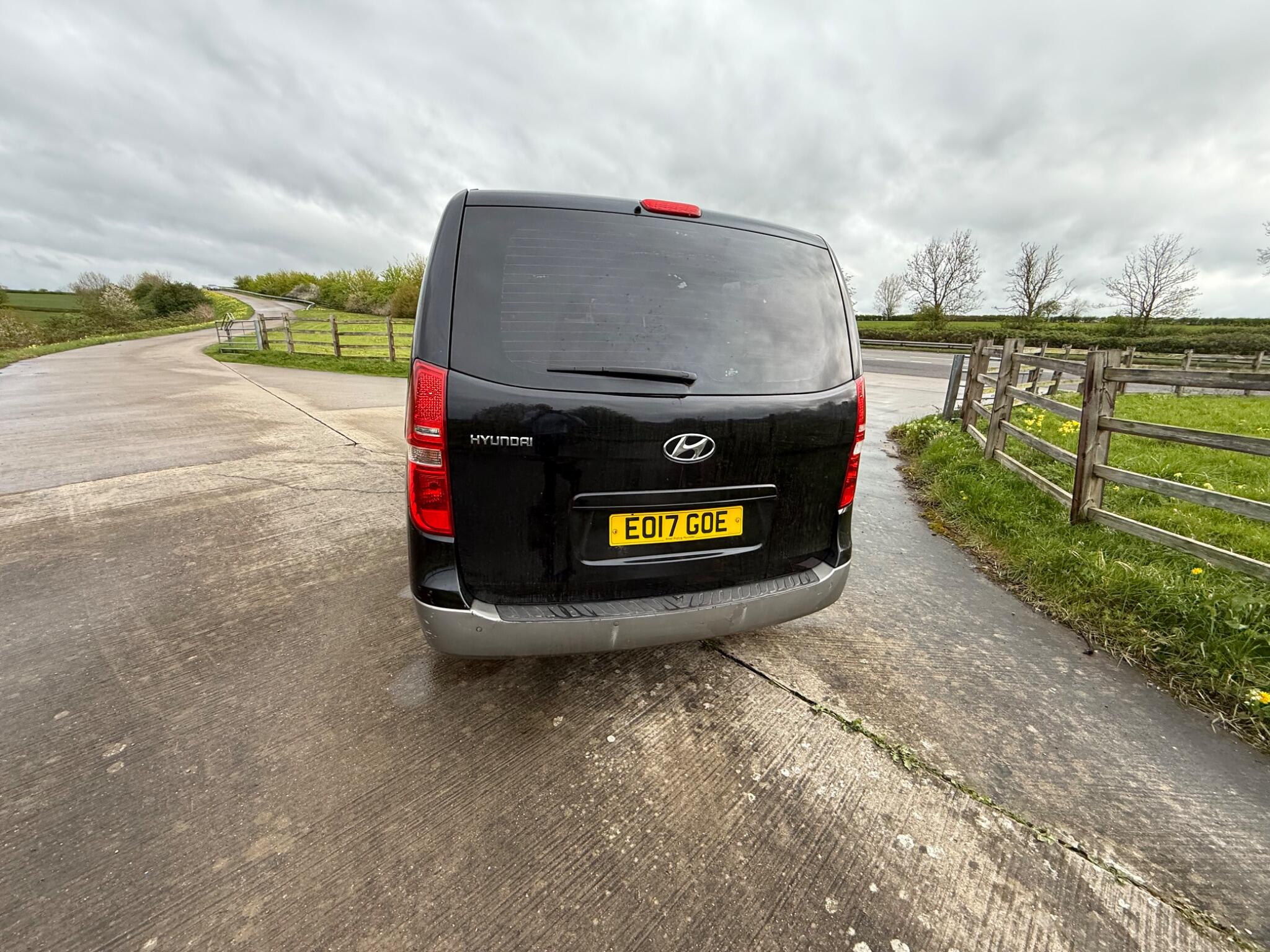 Hyundai i800 2.5 CRDi SE Auto Euro 6 5dr — photo 76 of 100